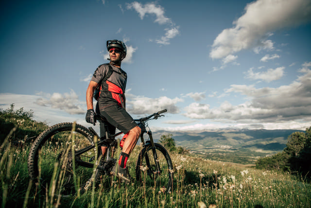 E-ONE SIXTY 9000 GLOSSY RED/MATT BLACK S 42CM